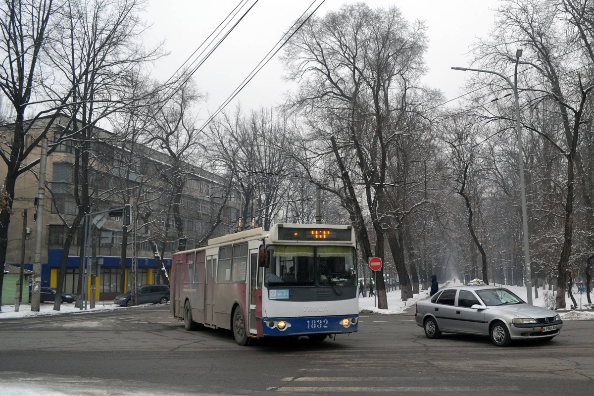 Бишкек, ЗиУ-682Г-016.05 № 1832