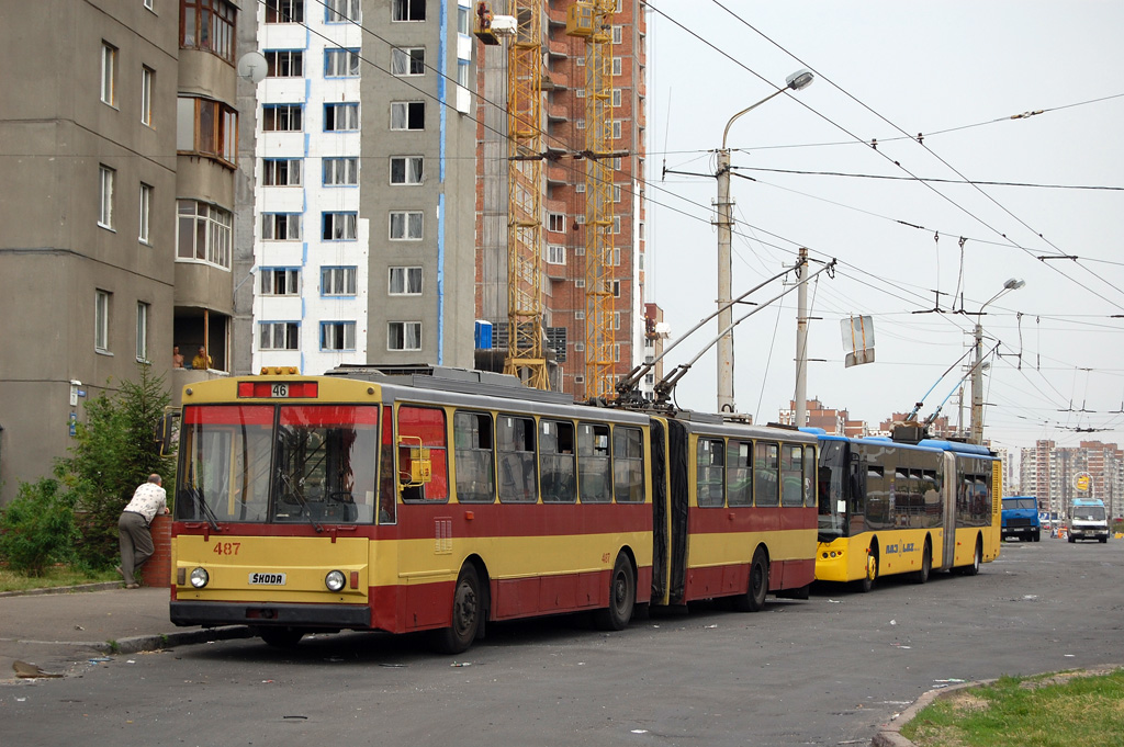 Киев, Škoda 15Tr03/6 № 487