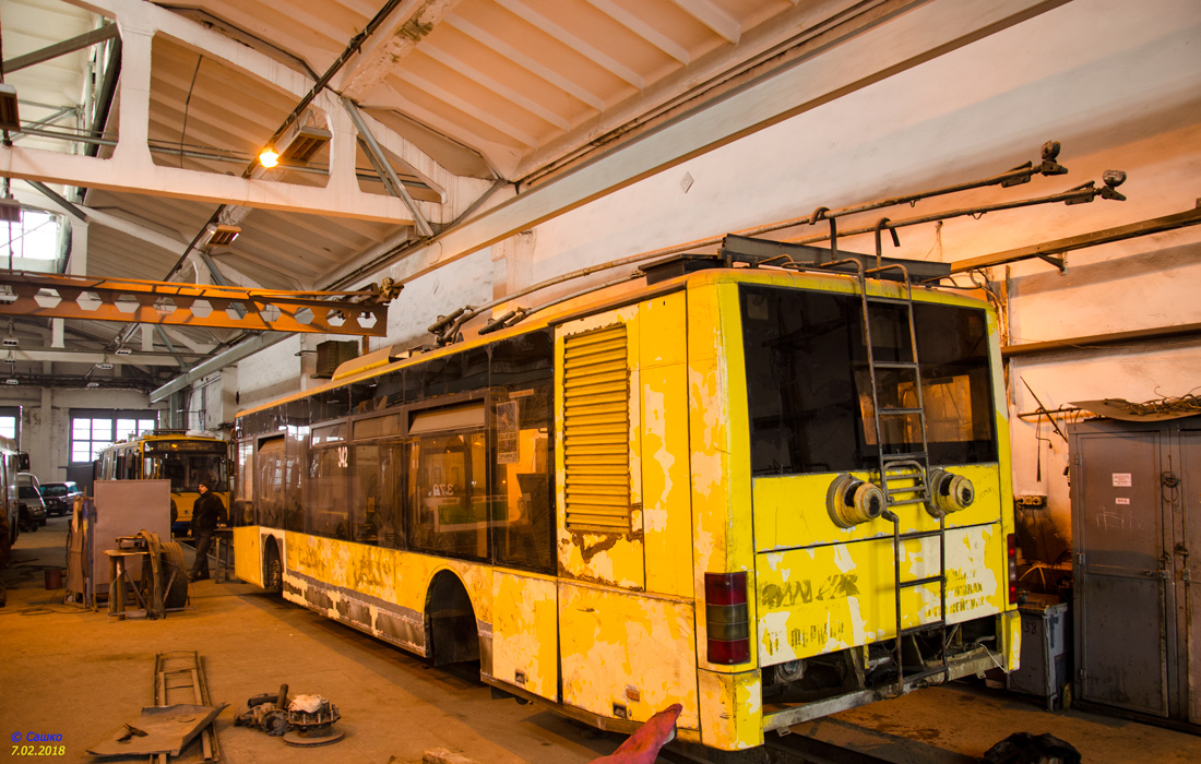 Черновцы, ЛАЗ E183D1 № 342