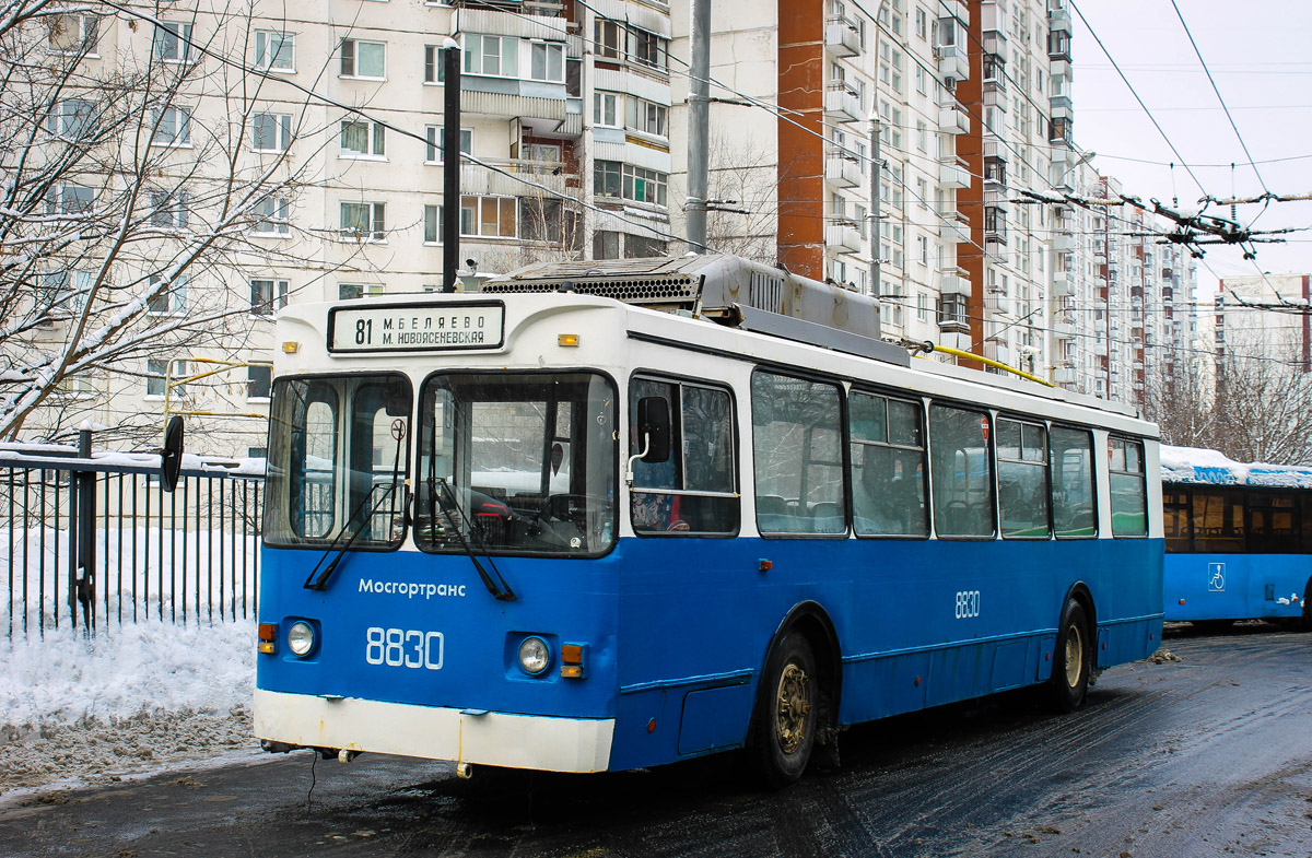 Москва, ЗиУ-682ГМ1 (с широкой передней дверью) № 8830 Москва, ЗиУ-682ГМ1 (с широкой передней дверью) № 8830