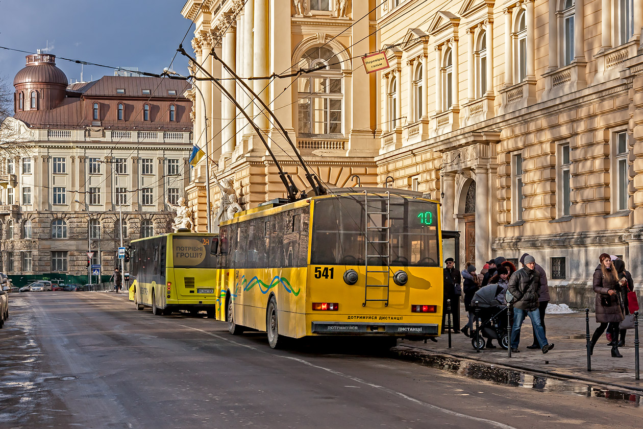 Львов, Škoda 14Tr89/6 № 541