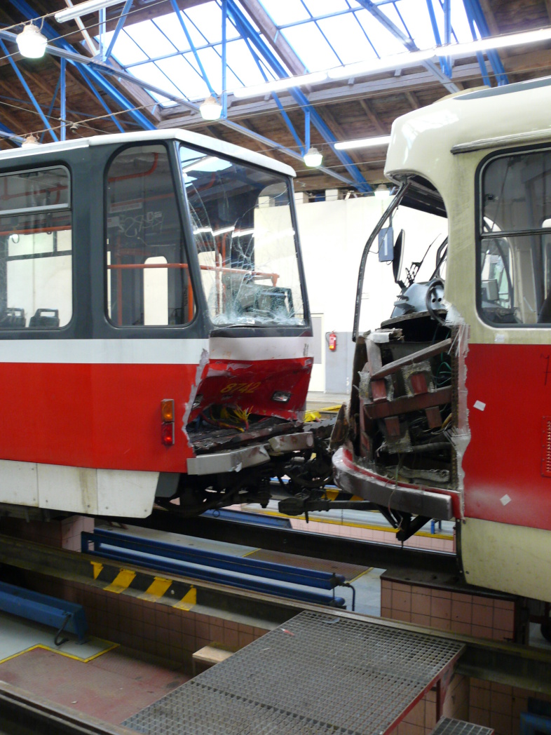 Прага, Tatra T6A5 № 8742