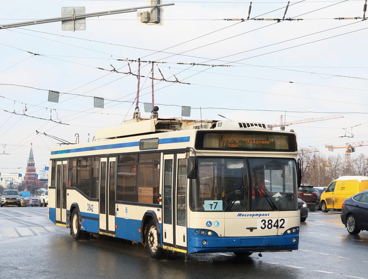 Москва, СВАРЗ-МАЗ-6235.00 № 3842