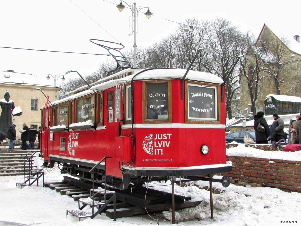 Львов, Двухосный моторный Graz/Siemens & Halske № 27; Львов — Реплика трамвая Sanok