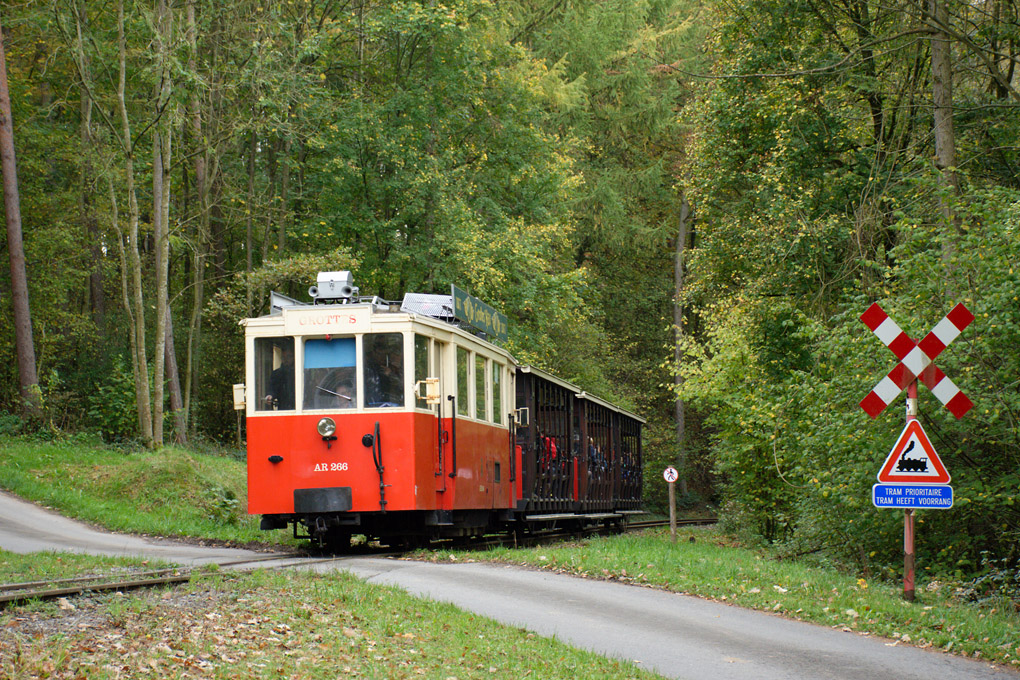 Han-sur-Lesse, 2-axle battery car — AR 266
