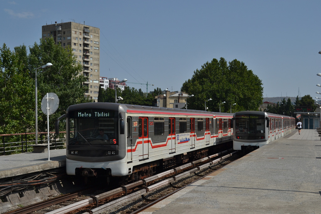 Тбилиси, 81-717M № 0273; Тбилиси, Еж3М № 5998; Тбилиси — Метрополитен