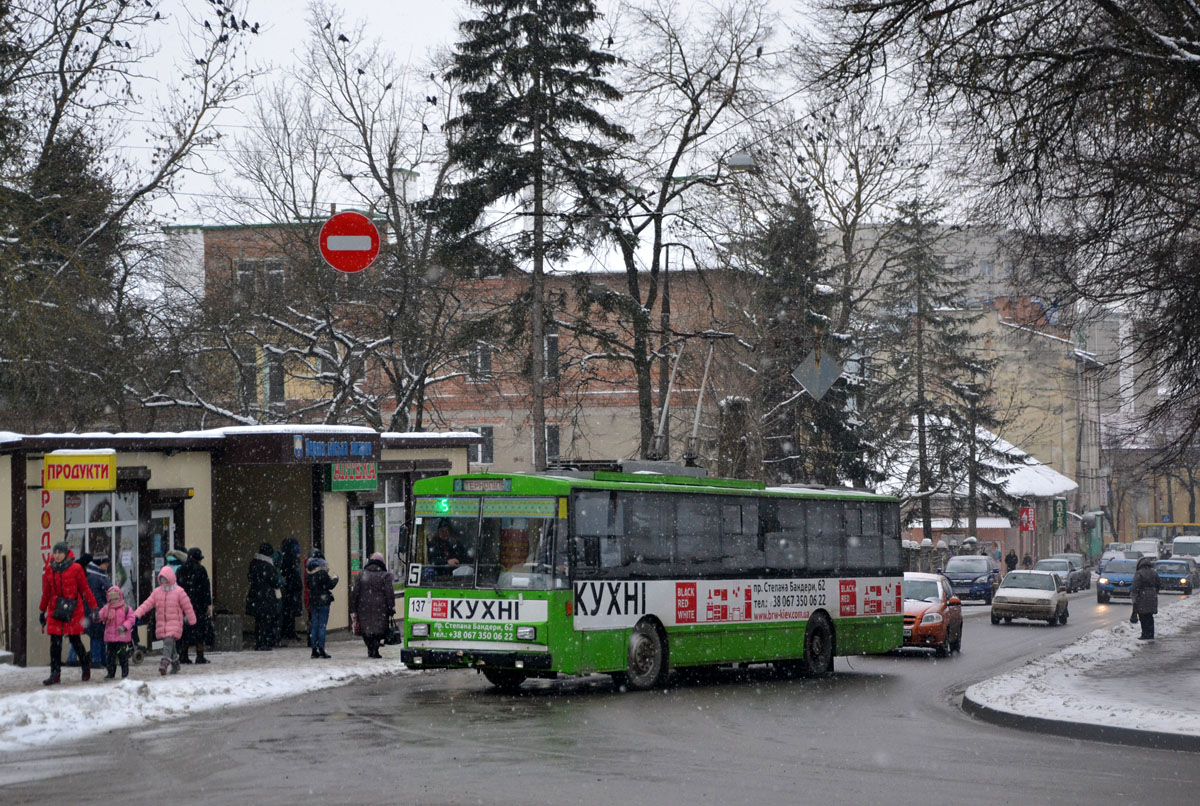 捷爾諾波爾, Škoda 14Tr01 # 137