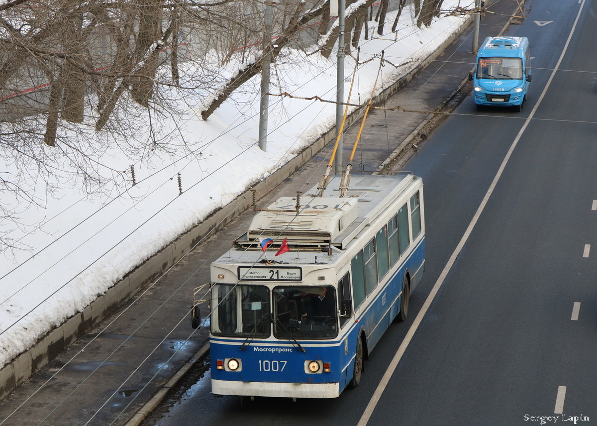 Москва, ЗиУ-682ГМ1 (с широкой передней дверью) № 1007