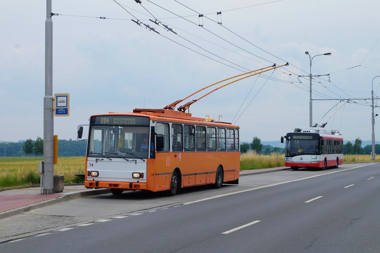 Опава, Škoda 14Tr17/6M № 74; Опава, Škoda 26Tr Solaris III № 306