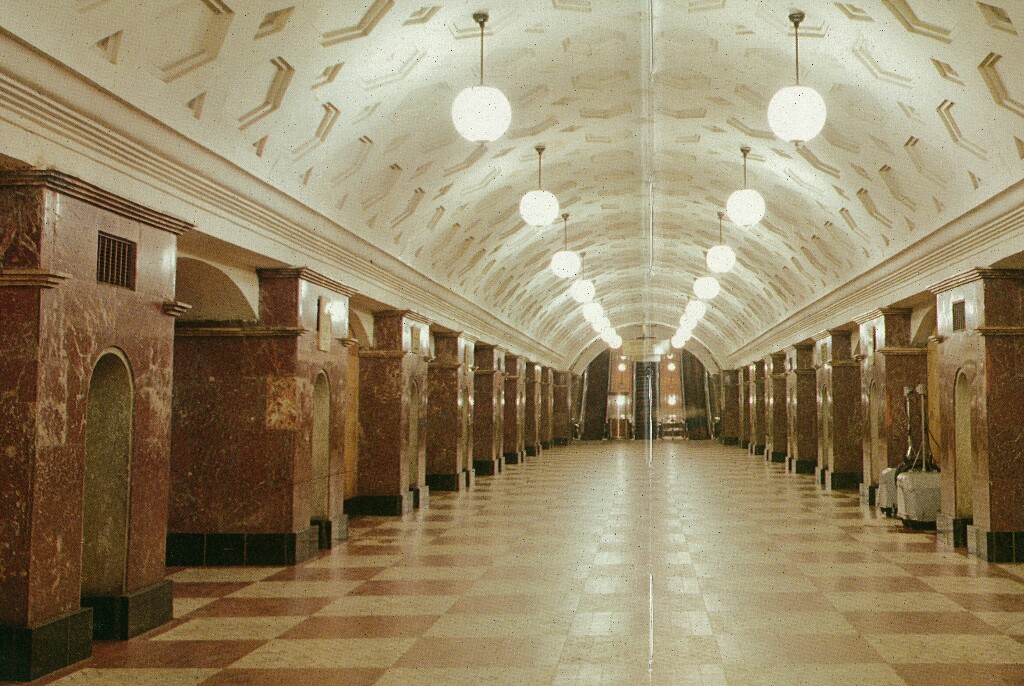 Москва — Метрополитен — [1] Сокольническая линия