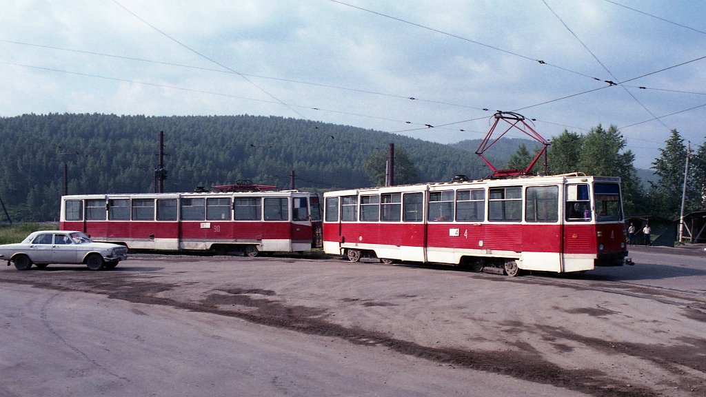 Златоуст, 71-605А № 4; Златоуст, 71-605 (КТМ-5М3) № 90