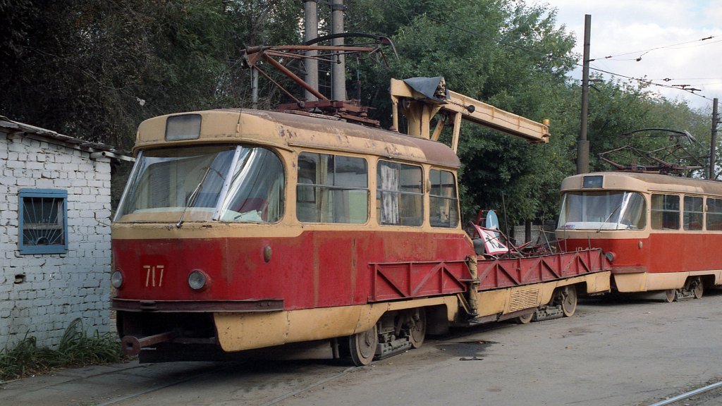 Самара, Tatra T3SU (двухдверная) № 717; Самара — Исторические фотографии — Трамвай и Троллейбус (1992-2000); Самара — Кировское трамвайное депо