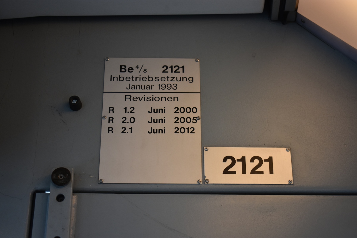 Zurich, SWP/SIG/ABB Be 4/8 "Tram 2000 Sänfte" № 2121