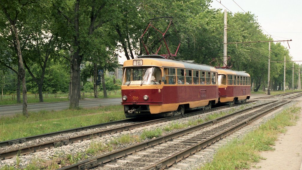 Jekaterinburg, Tatra T3SU (2-door) Nr. 016; Jekaterinburg, Tatra T3SU (2-door) Nr. 015