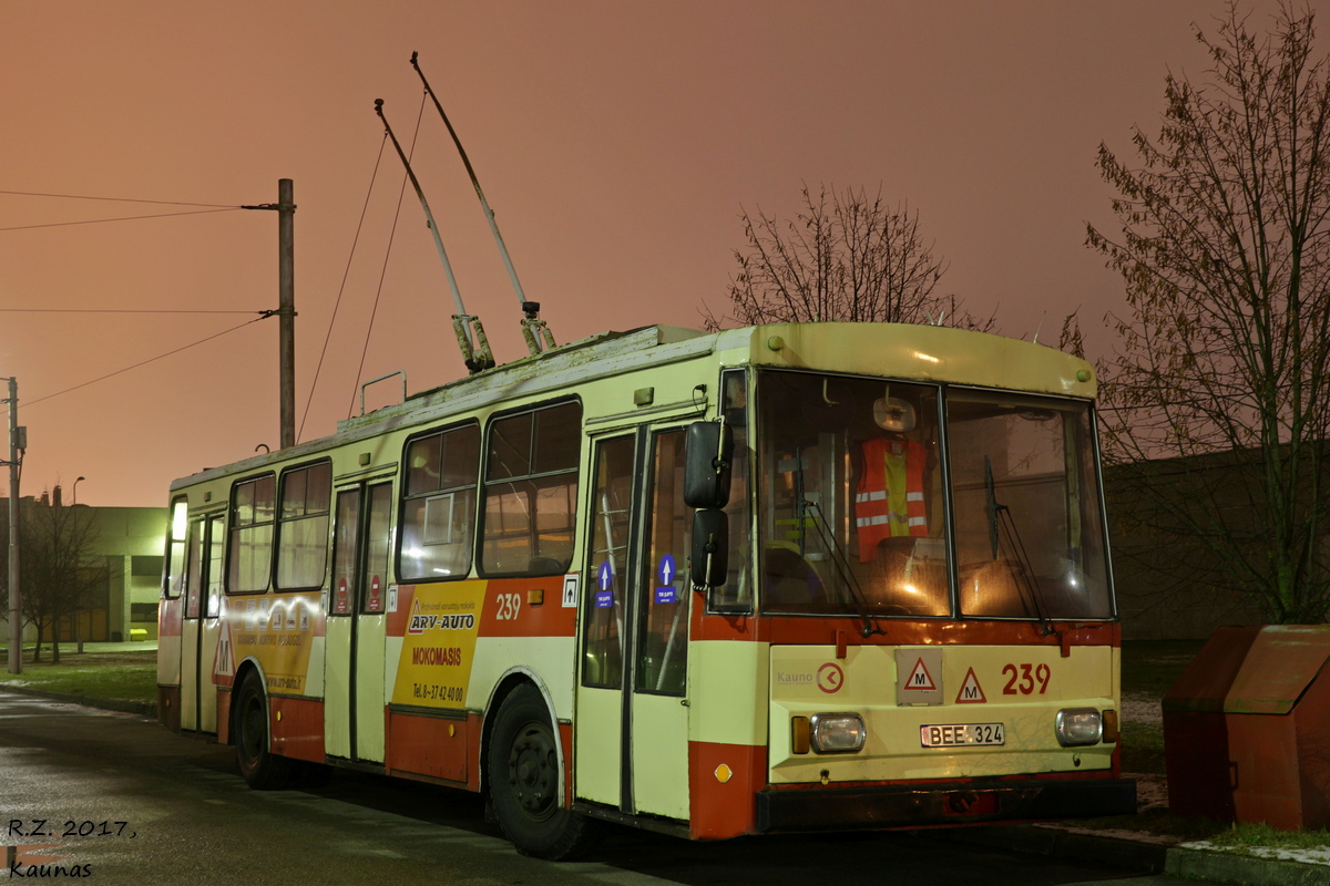Каунас, Škoda 14Tr02 № 239