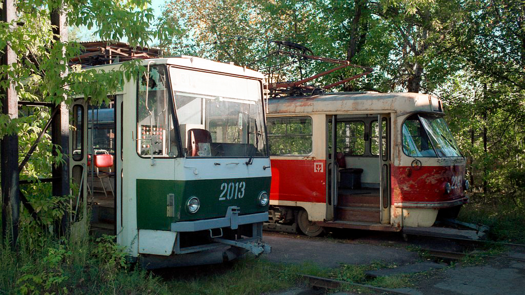 Ижау, Tatra T6B5SU № 2013; Ижау, Tatra T3SU (2-door) № 2242