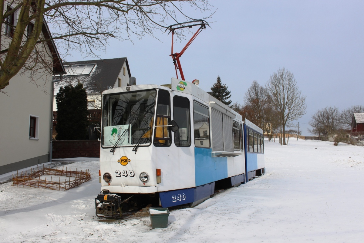Плауэн, Tatra KT4DMC № 240; Грайц — Plauen tram 240 in "Villageclub"