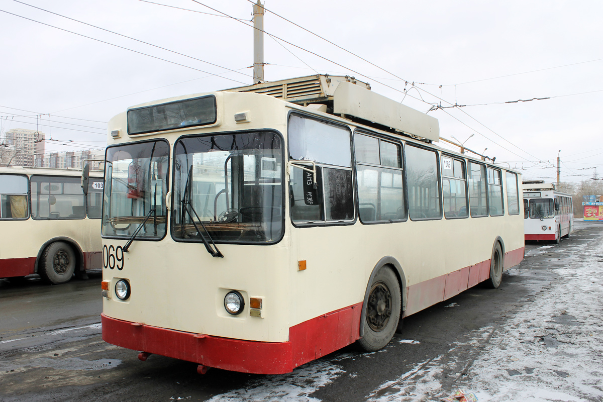 Челябинск, ЗиУ-682Г [Г00] № 1069