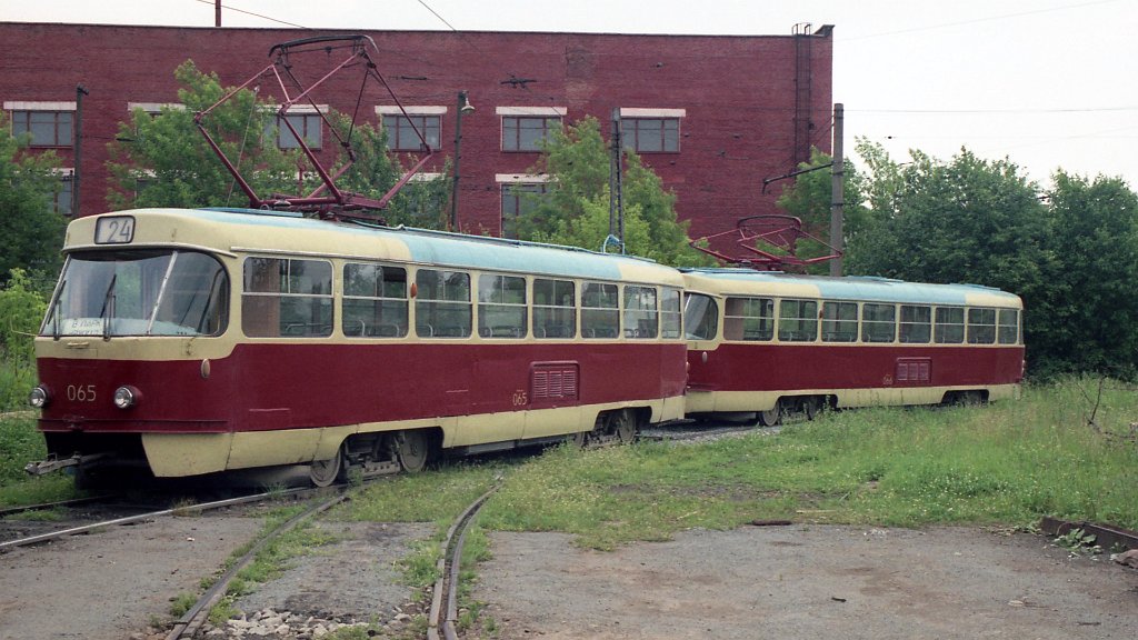 Yekaterinburg, Tatra T3SU (2-door) # 065; Yekaterinburg, Tatra T3SU (2-door) # 066 Yekaterinburg, Tatra T3SU (2-door) # 065; Yekaterinburg, Tatra T3SU (2-door) # 066
