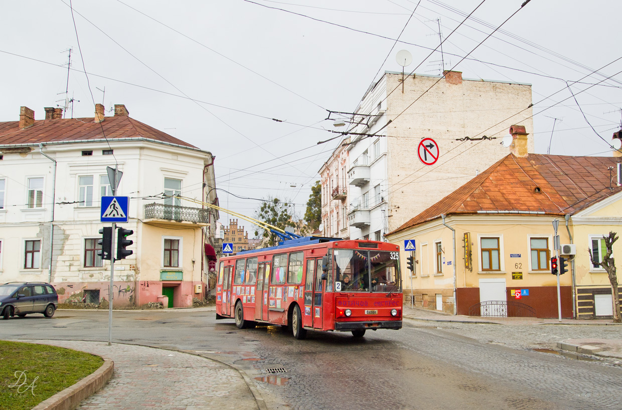 Tšernivtsi, Škoda 14Tr89/6 # 325 Tšernivtsi, Škoda 14Tr89/6 # 325