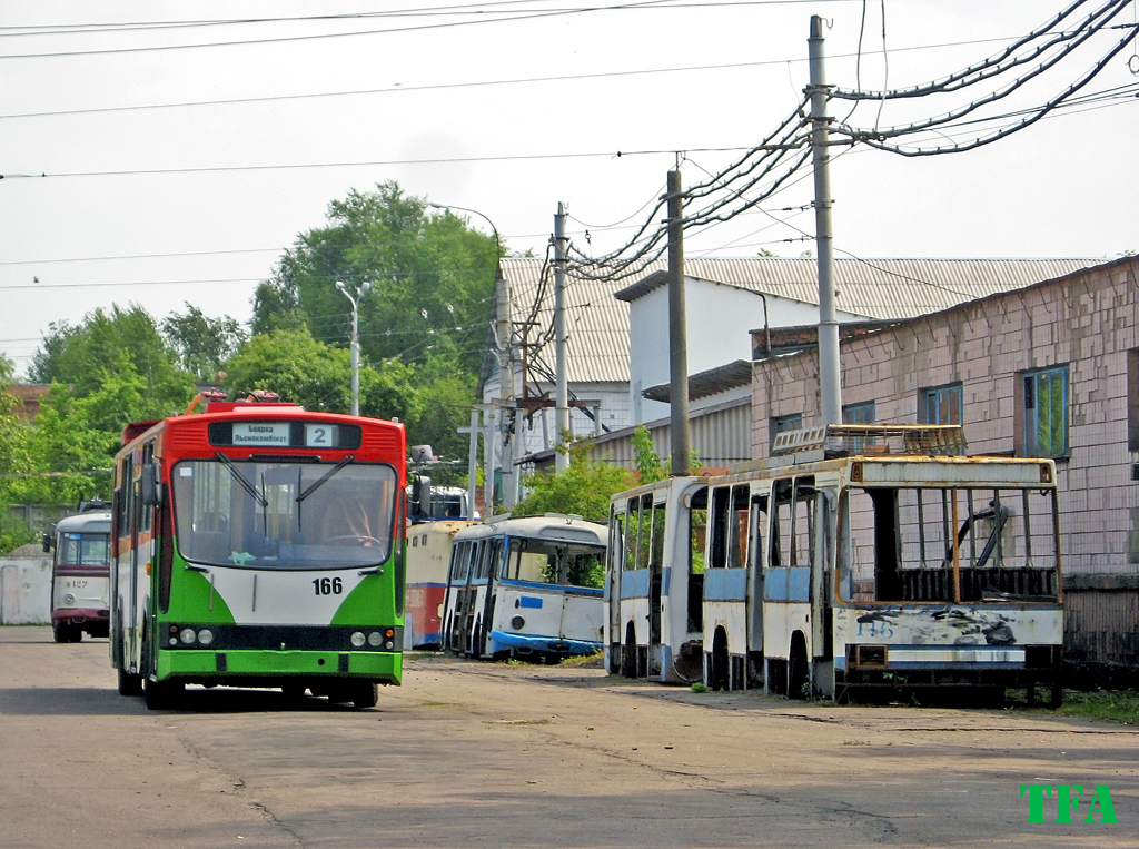 Ровно, Jelcz/KPNA PR110T № 166; Ровно, ЮМЗ Т1 № 116