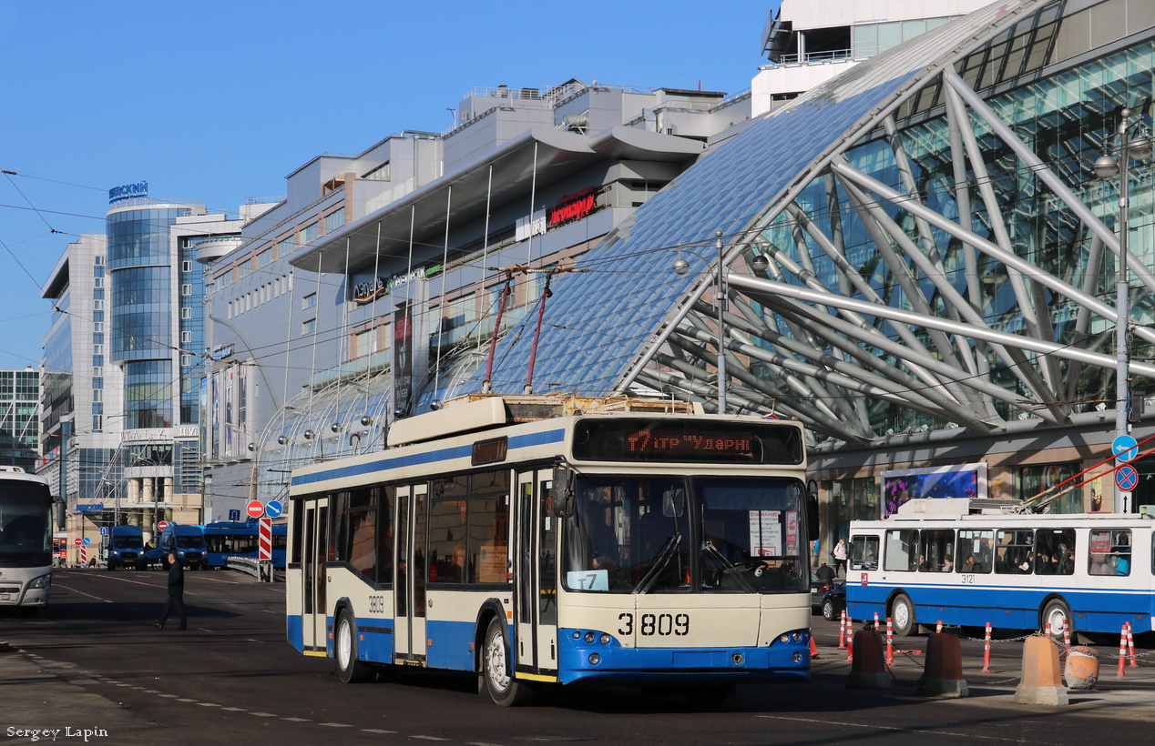 Москва, СВАРЗ-МАЗ-6235.00 № 3809