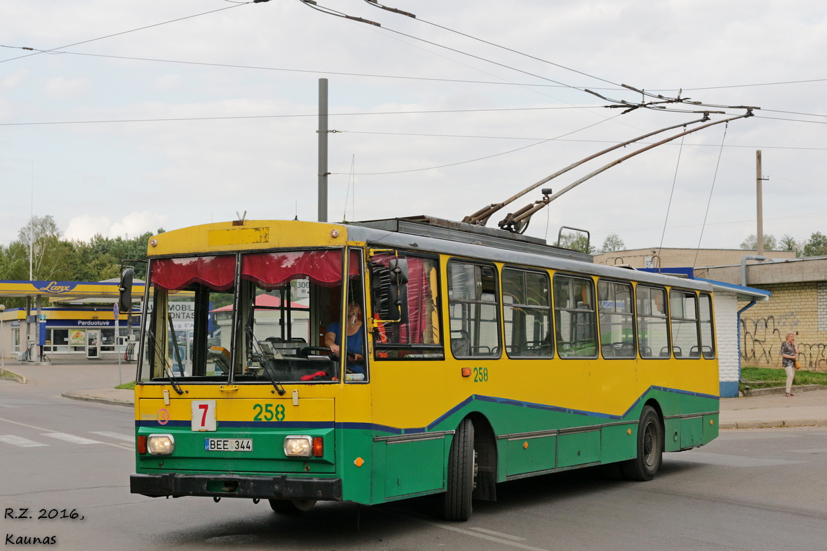 Каунас, Škoda 14Tr02 № 258