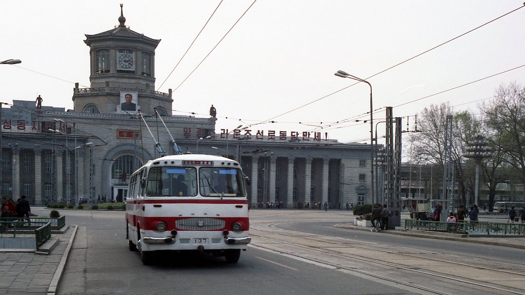 Pyongyang, Chollima 72 Br. 137; Pyongyang — Historical photos — Tramway and Trolleybus (1991+)