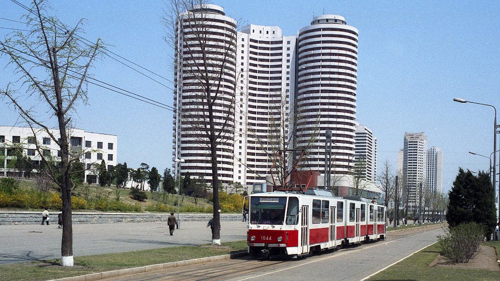 Pyongyang, Tatra KT8D5K Br. 1044; Pyongyang — Historical photos — Tramway and Trolleybus (1991+)