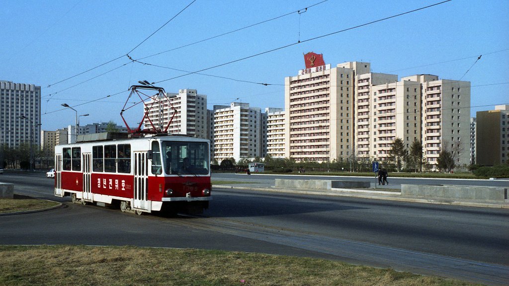 Pyongyang, Pulgungi-2.16 Br. 1305; Pyongyang — Historical photos — Tramway and Trolleybus (1991+)