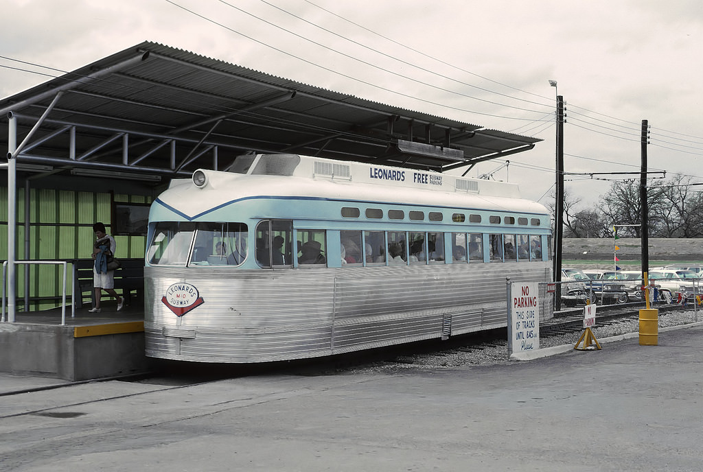 Форт-Уэрт — Leonard's M&O / Tandy Center Subway