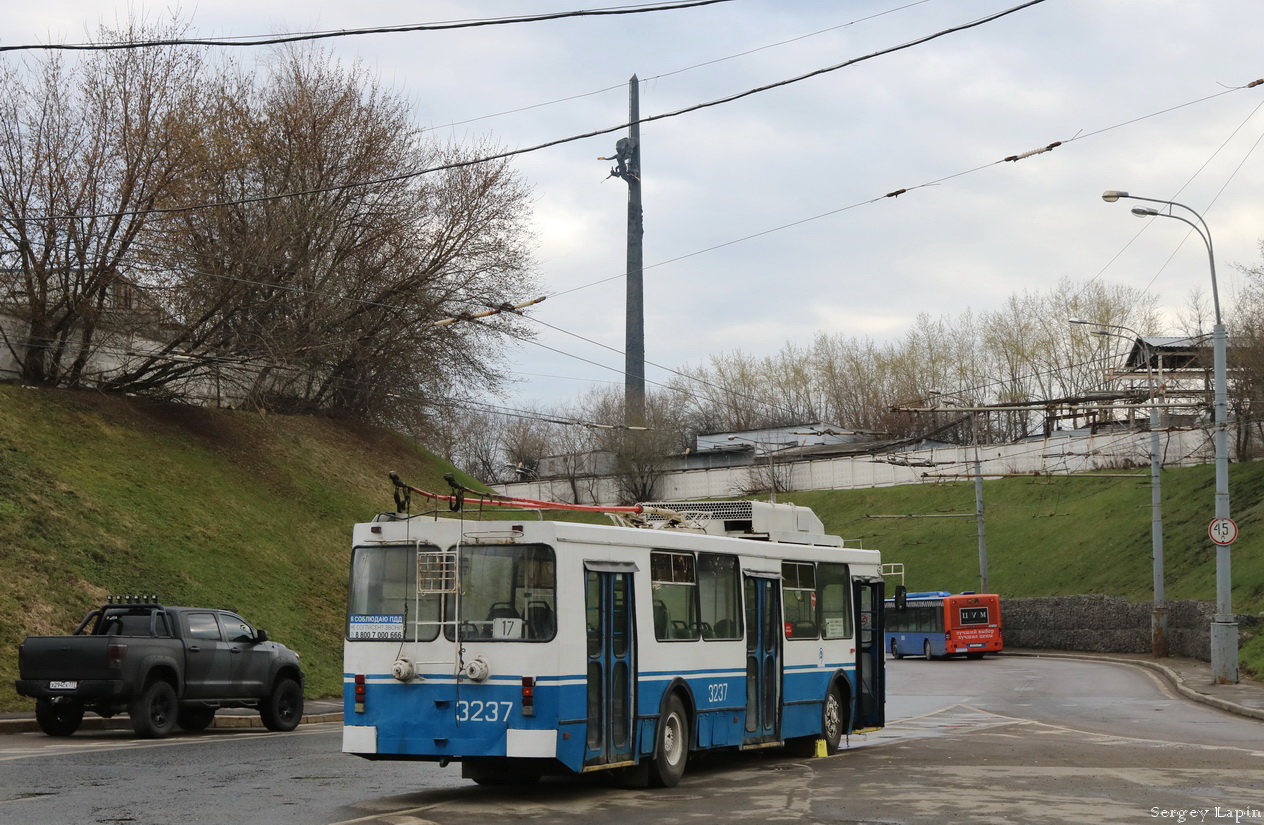 Москва, ЗиУ-682ГМ1 (с широкой передней дверью) № 3237