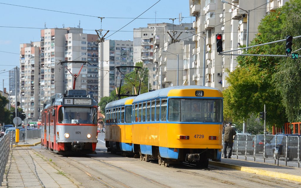 София, Tatra B4D-M № 4729; София, Tatra T4DC № 1171