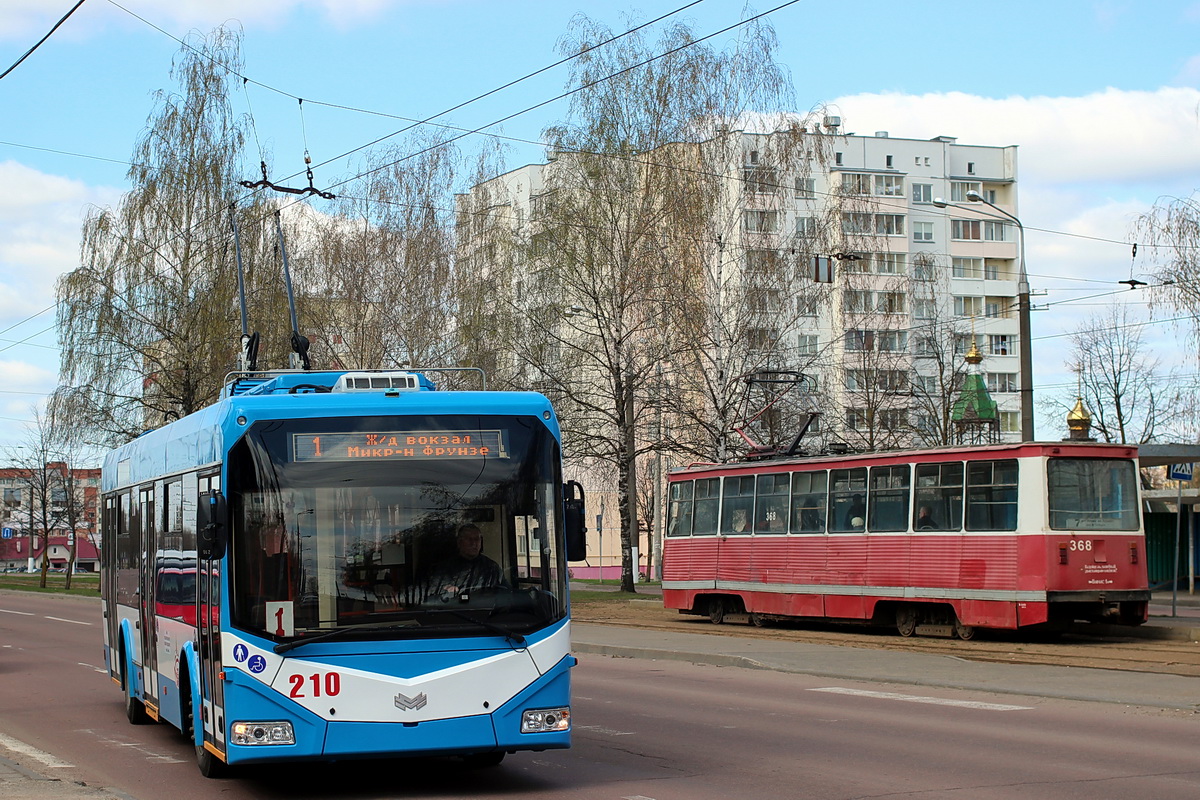 Vitsebsk, BKM 321 # 210; Vitsebsk, 71-605 (KTM-5M3) # 368 Vitsebsk, BKM 321 # 210; Vitsebsk, 71-605 (KTM-5M3) # 368