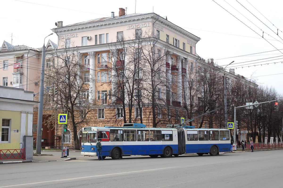 Ярославль, Тролза-62052.02 [62052В] № 4; Ярославль — 01.05.2018. Троллейбусные заграждения на период проведения Первомайских демонстраций