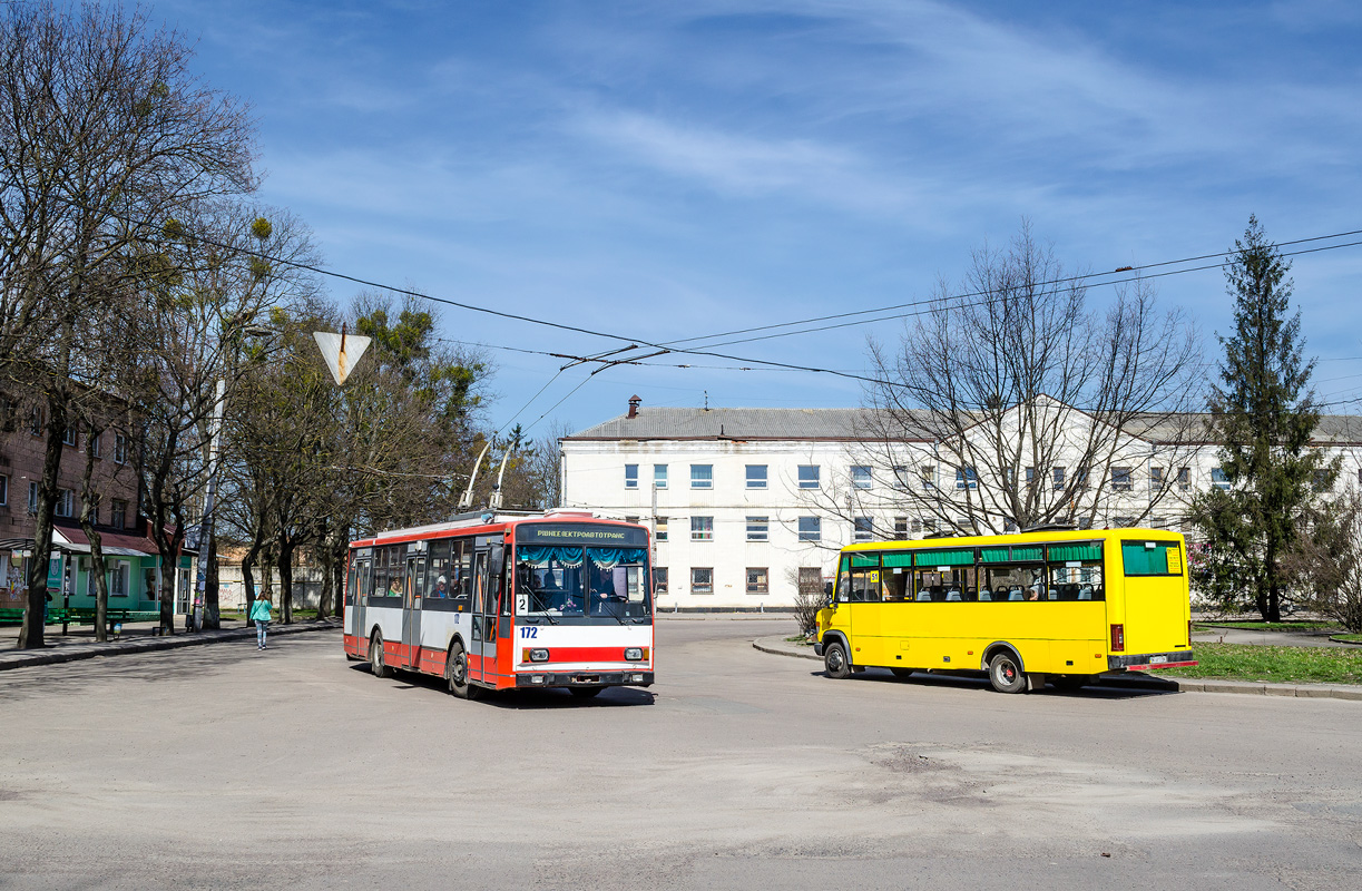 Ровно, Škoda 14Tr10/6 № 172
