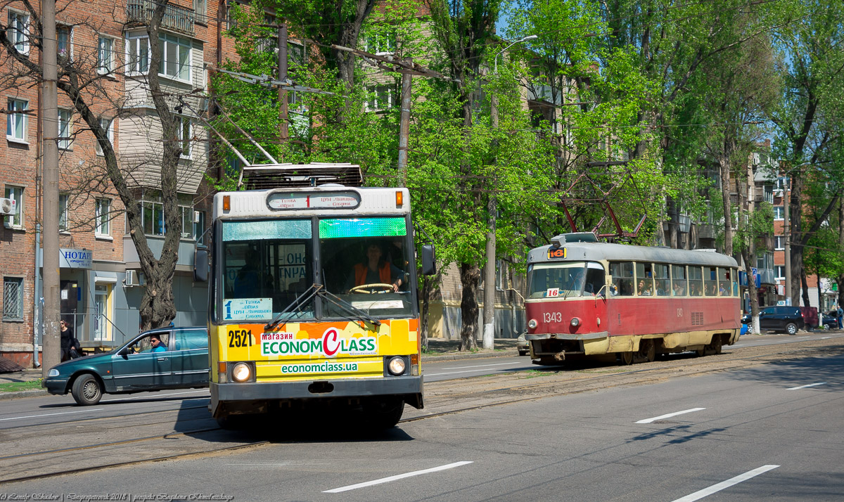 Днепр, Tatra T3SU № 1343; Днепр, ЮМЗ Т2 № 2521