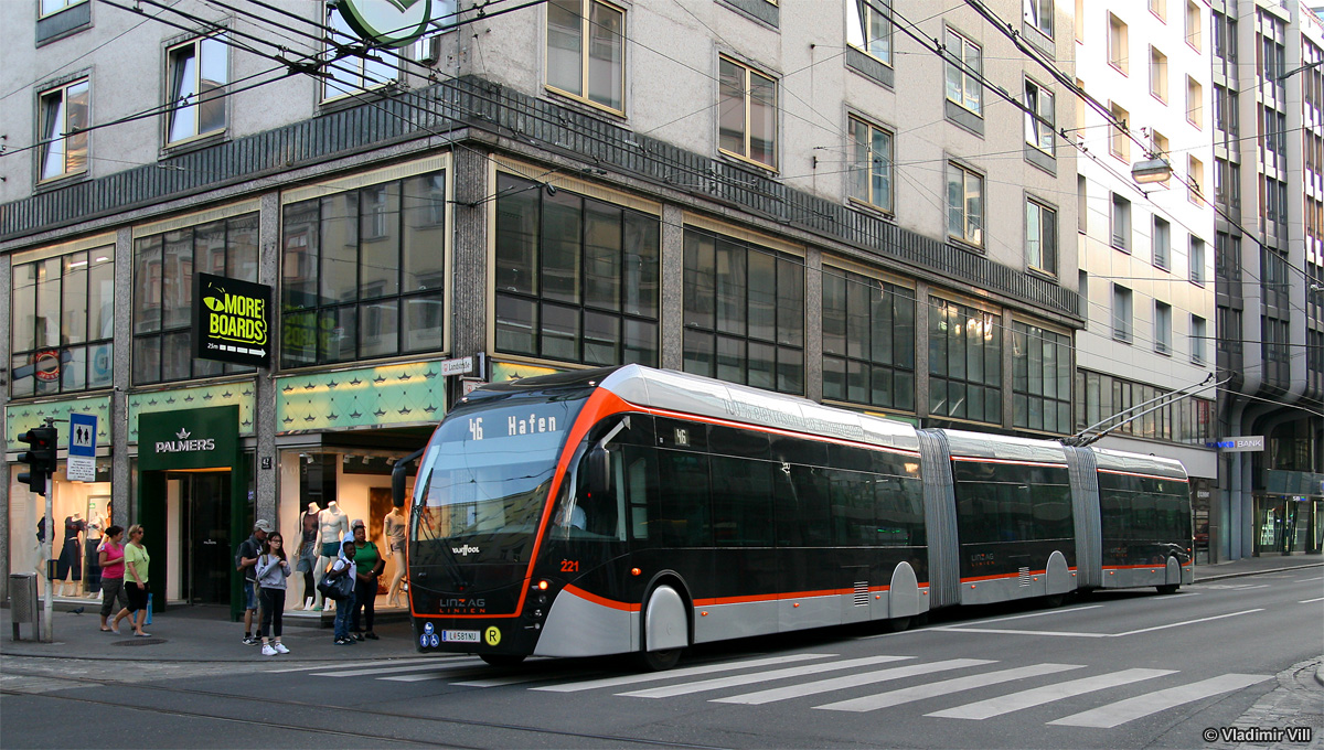 Линц, Van Hool Exqui.City 24 № 221