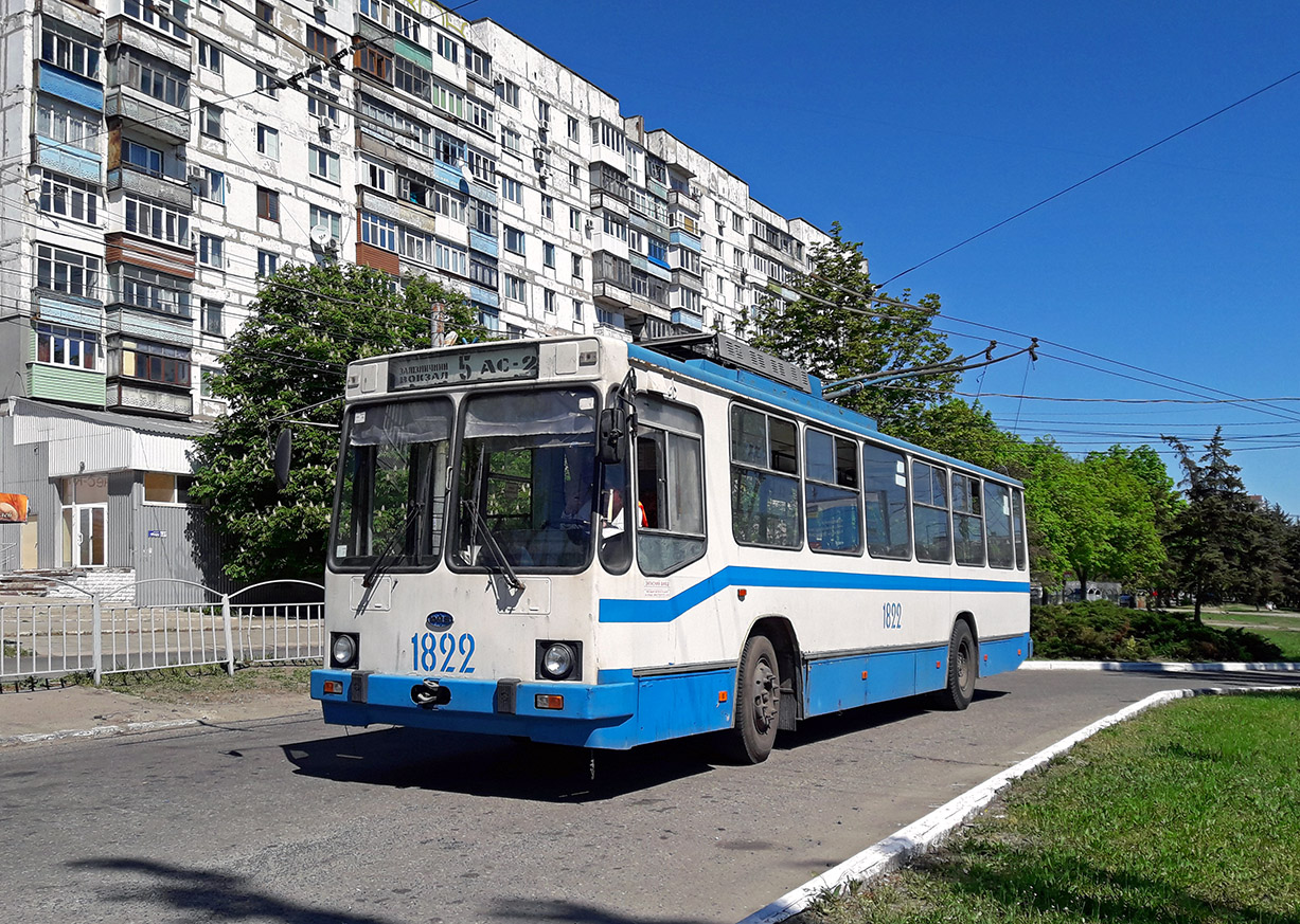 Мариуполь, ЮМЗ Т2 № 1822