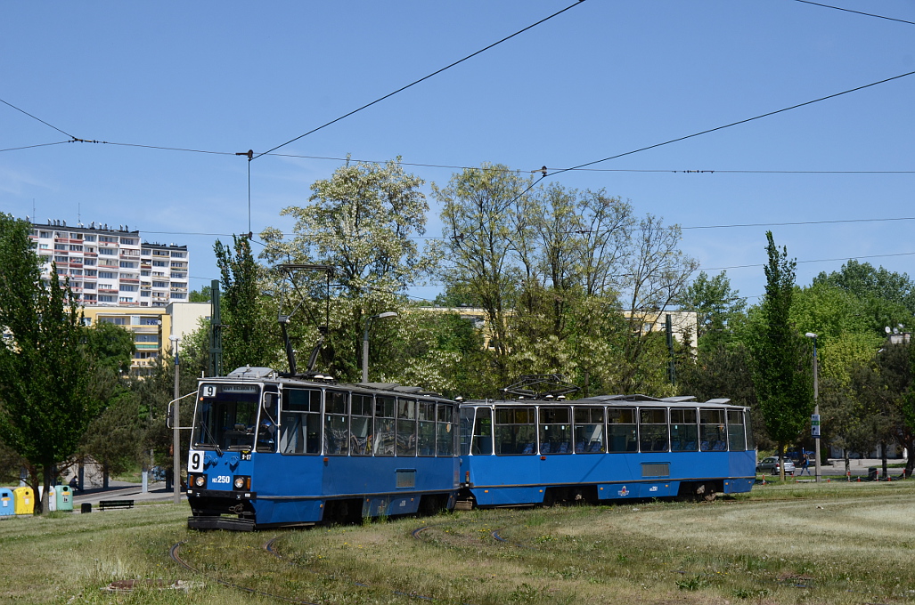 Краков, Konstal 105Na № HZ250; Краков, Konstal 105NaD № HZ251