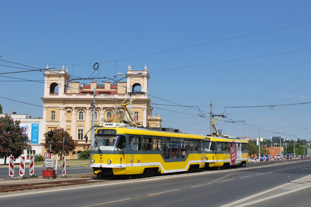 Пльзень, Tatra T3R.PLF № 321; Пльзень, Tatra T3R.P № 235