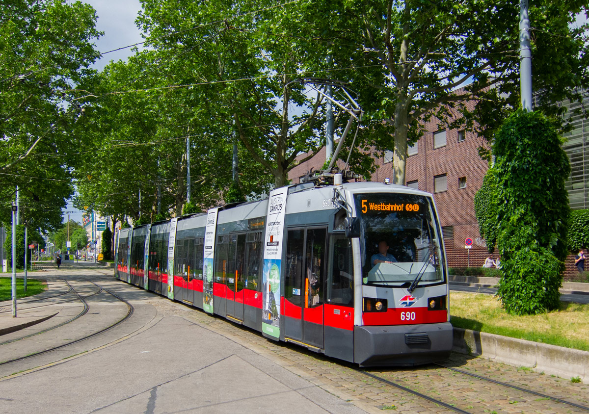 Beč, Siemens ULF-B Br. 690