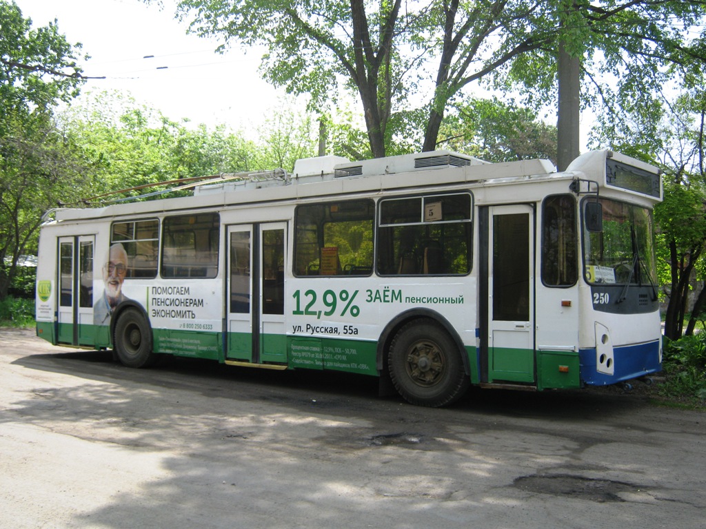 Владивосток, ЗиУ-682Г-016.02 № 250