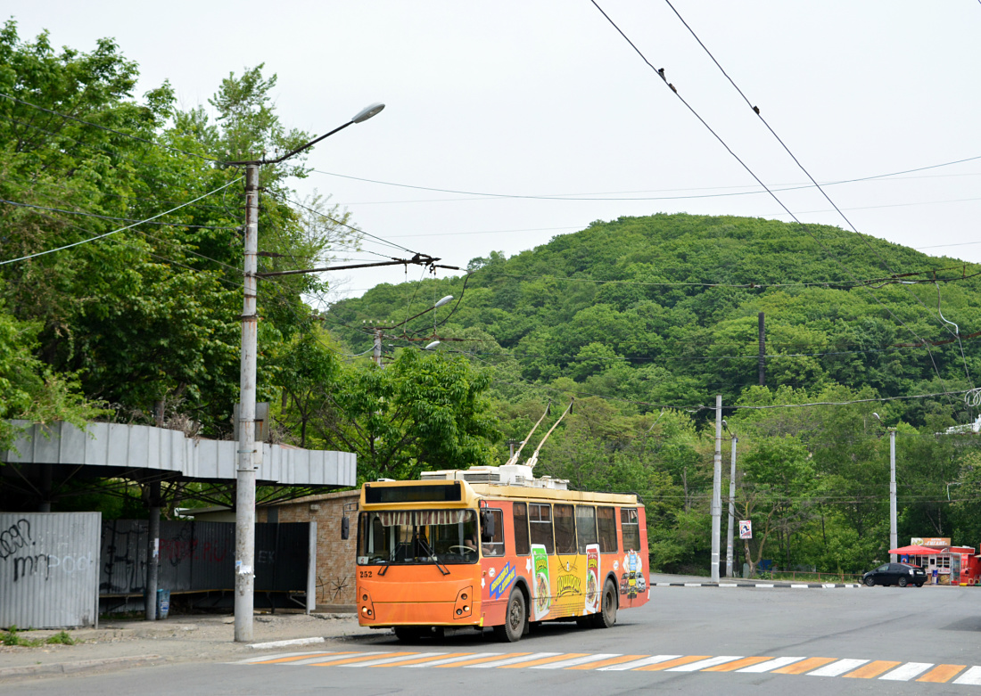 Vladivostok, ZiU-682G-016.02 N°. 252