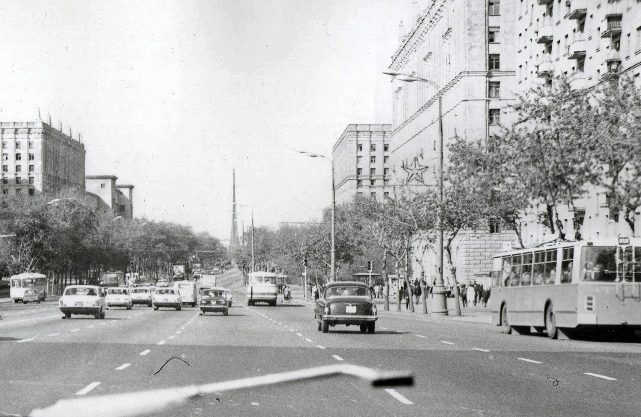 Москва, ЗиУ-682Б № 4327