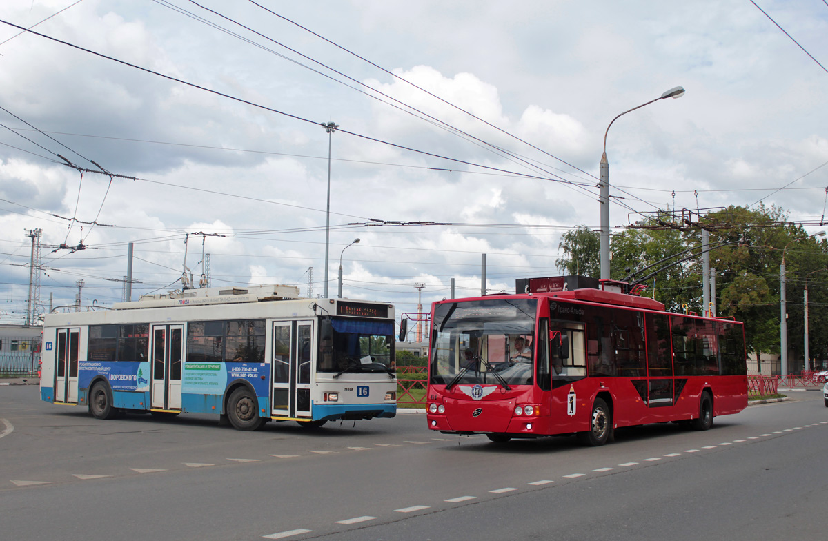 Yaroslavl, Trolza-5275.07 “Optima” č. 16; Yaroslavl, VMZ-5298.01 “Avangard” č. 61