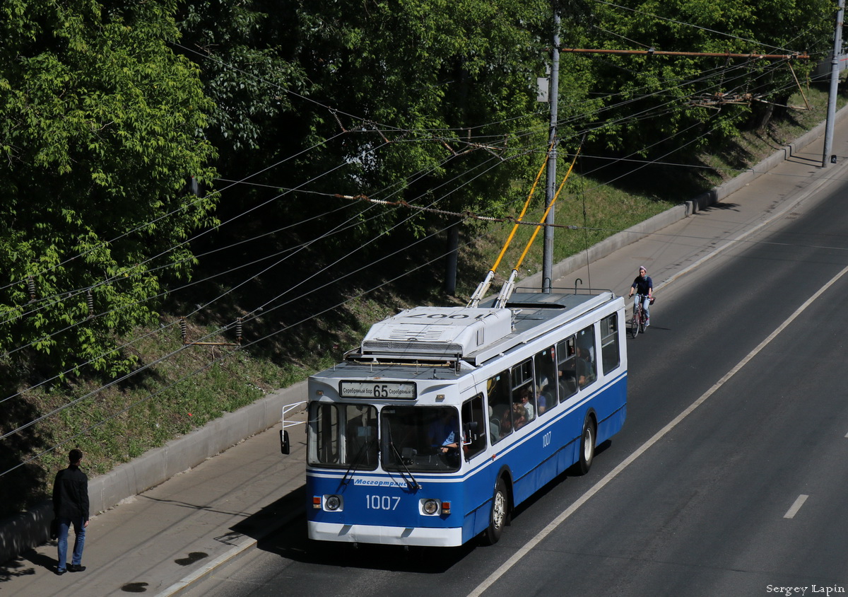 Москва, ЗиУ-682ГМ1 (с широкой передней дверью) № 1007