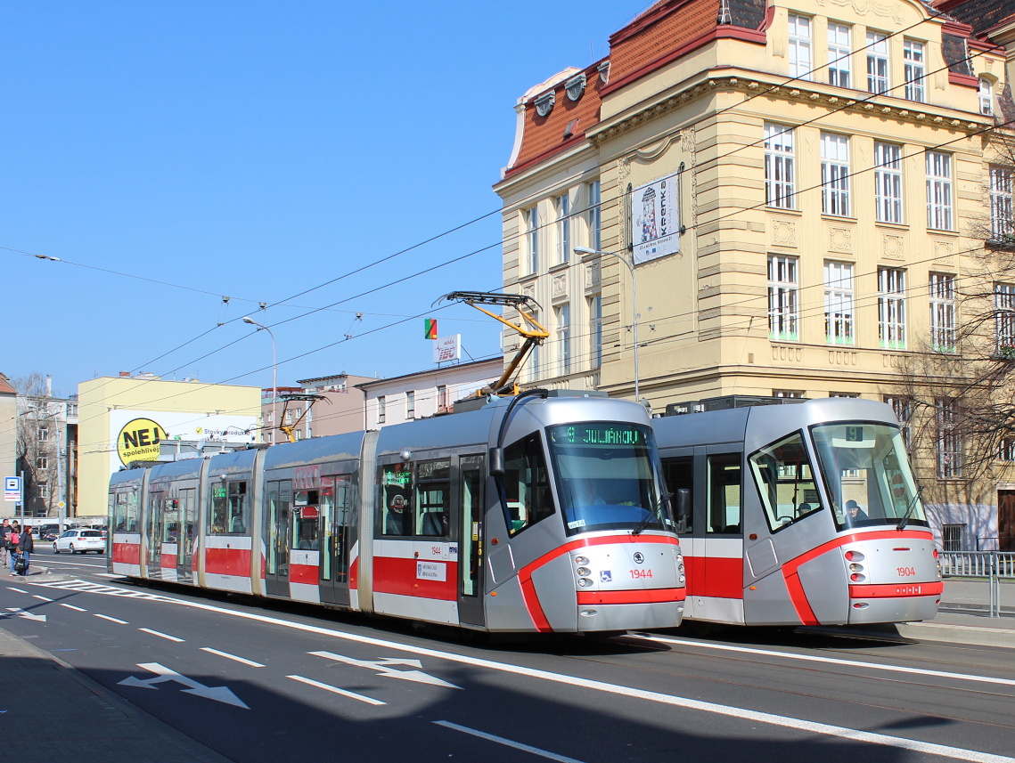 Брно, Škoda 13T Elektra № 1944
