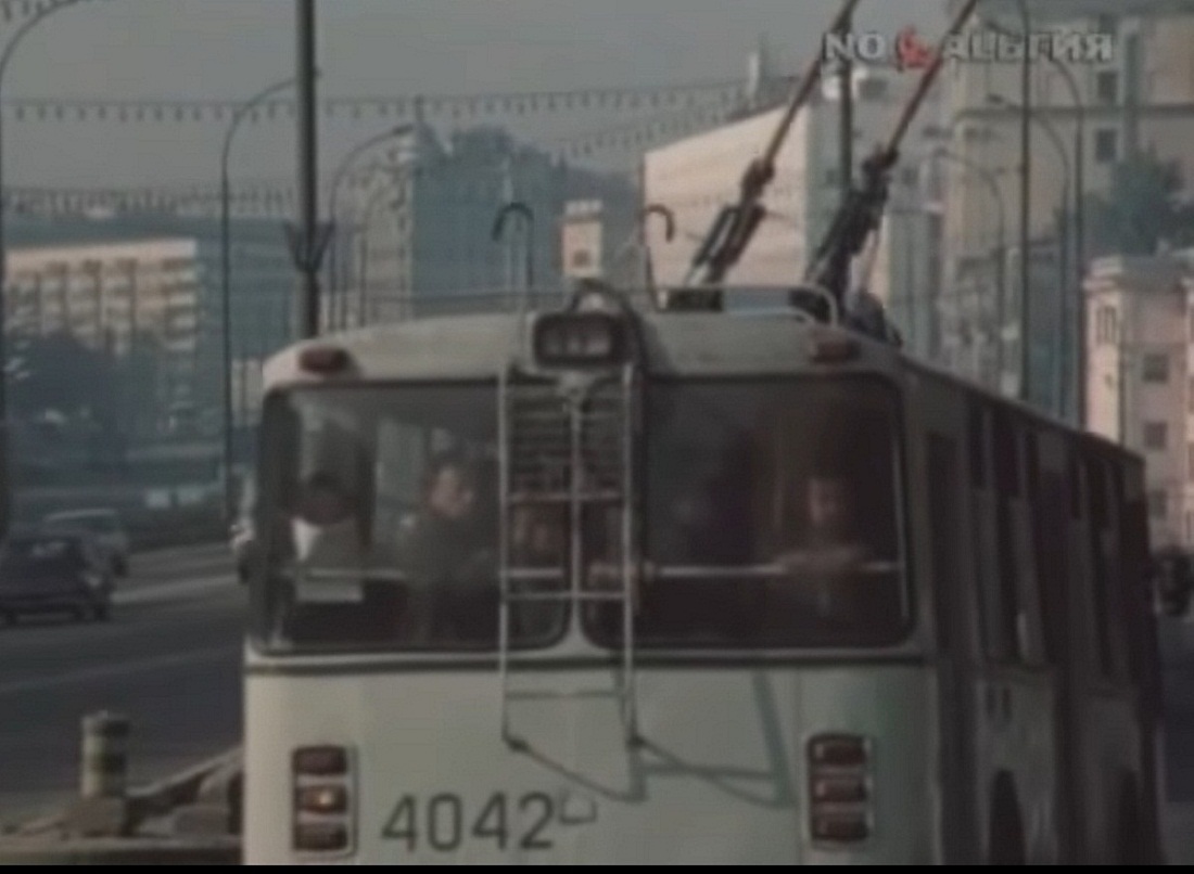 Москва, ЗиУ-682В № 4042