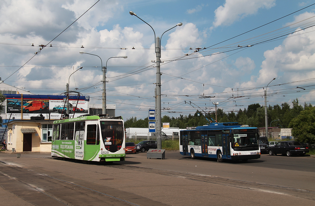 Saint-Petersburg, 71-134A (LM-99AVN) č. 0526; Saint-Petersburg, VMZ-5298.01 (VMZ-463) č. 5332; Saint-Petersburg — Terminal stations